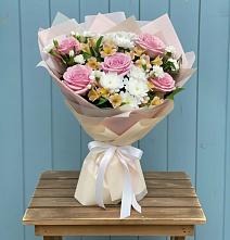 Букет цветов из:  Гвоздики, Орхидеи и Розы #REPLACE_PRED# Ялуторовске