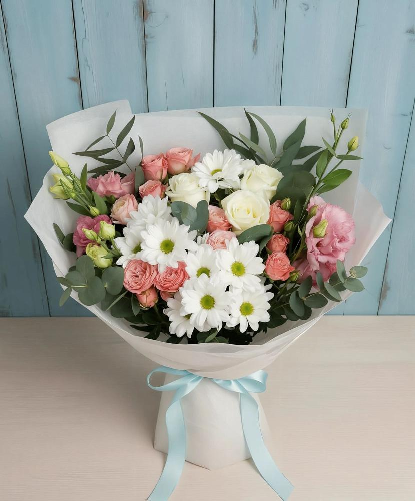 Букет цветов из: Розы, Лизиантусы и Хризантемы в Ялуторовске