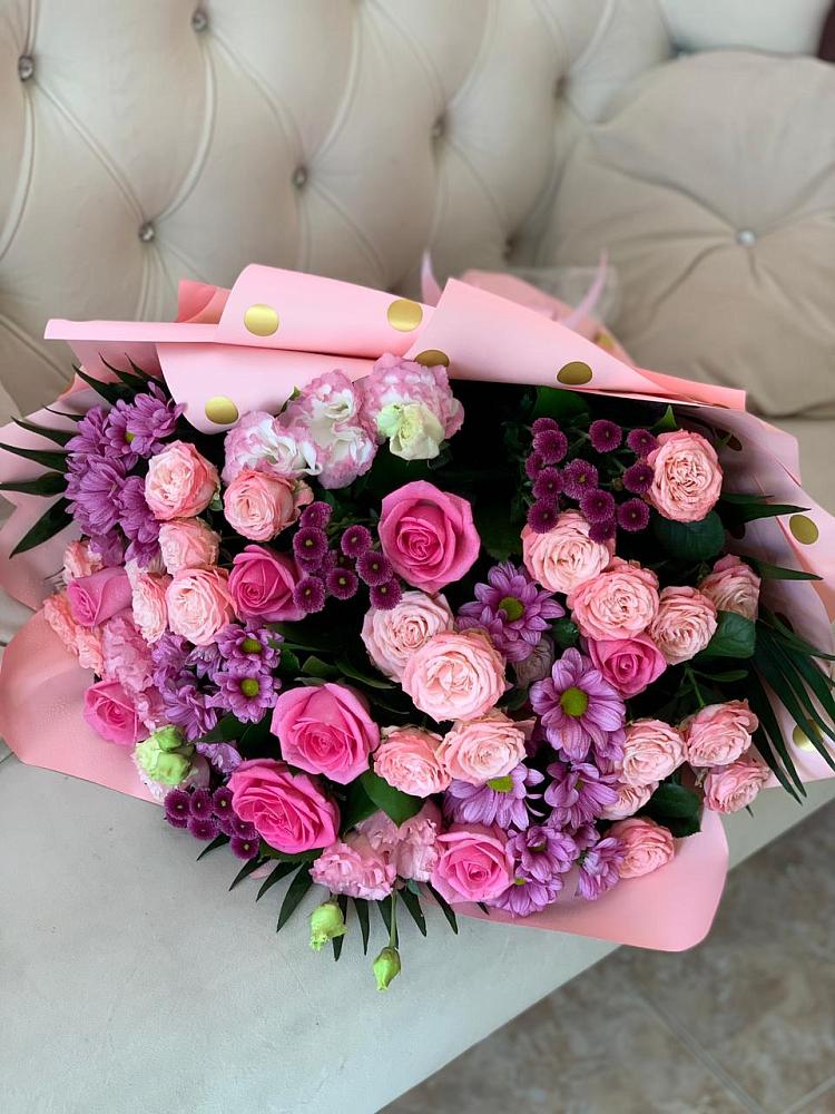 Букет цветов из: Хризантемы, Розы и Лизиантусы в Ялуторовске