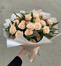 Букет Кремовые розы Латте в Ялуторовске