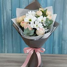 Букет цветов из:  Хризантемы и Розы в Ялуторовске