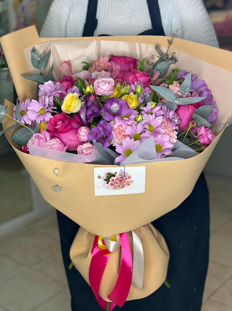 Букет цветов из: Хризантемы, Гвоздики и Альстромерии в Ялуторовске