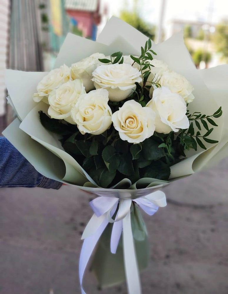 Букет Белые розы Проуд в Ялуторовске