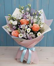 Букет цветов из:  Лизиантусы, Розы, Альстромерии и Гипсофила в Ялуторовске