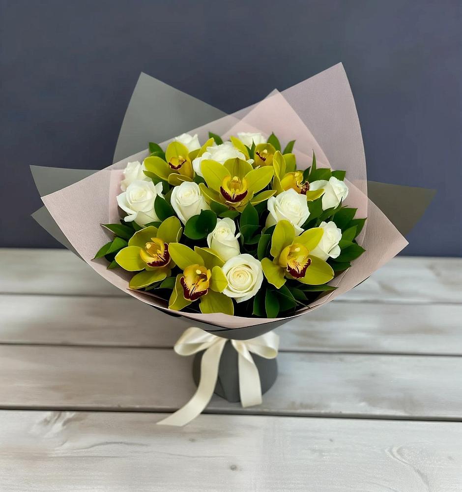 Букет цветов из: Орхидеи и Розы в Ялуторовске