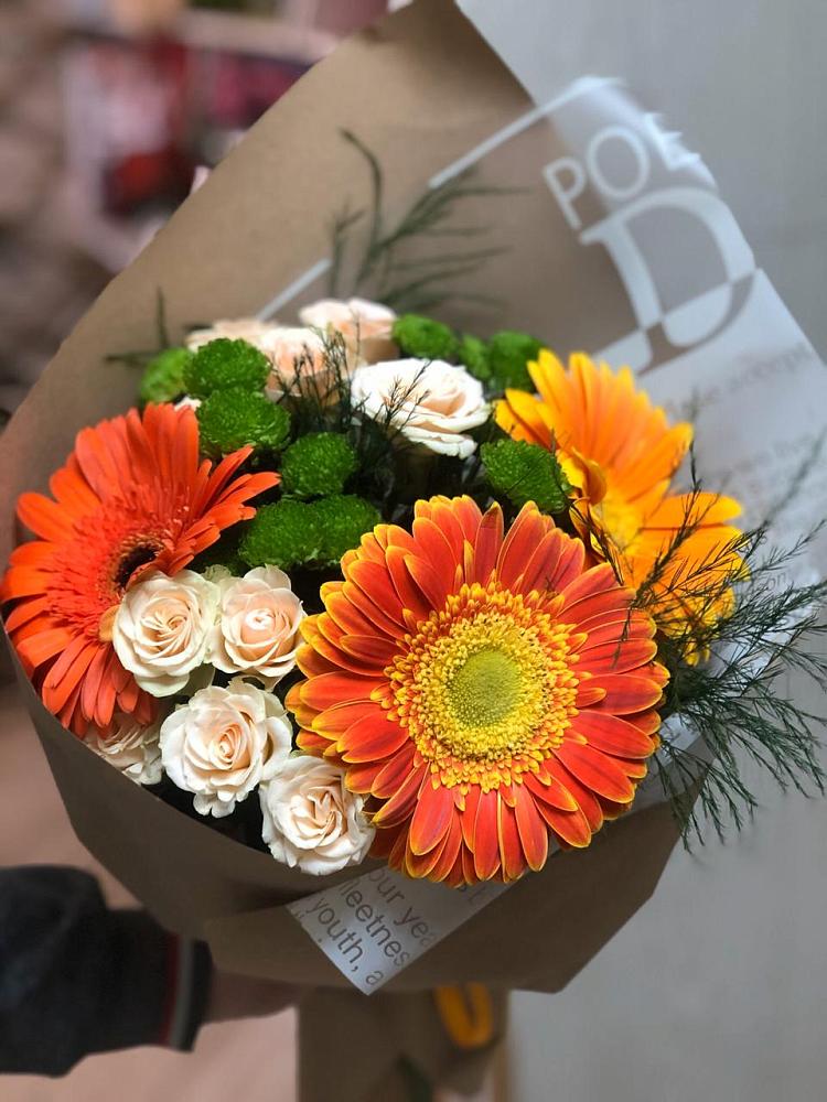 Букет цветов из: Герберы, Хризантемы и Розы в Ялуторовске