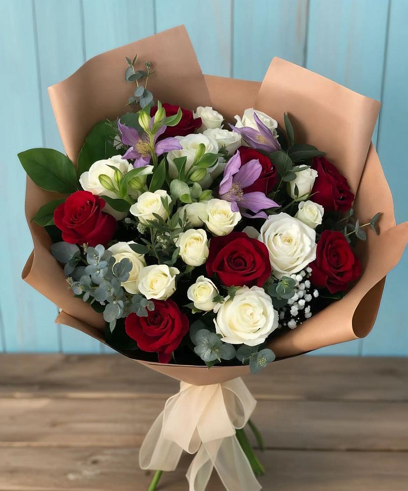 Букет цветов из: Розы и Альстромерии в Ялуторовске